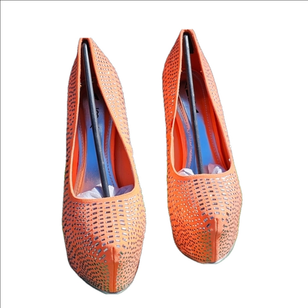 Alba Women's Size 8.5 Platform Pumps NWOT